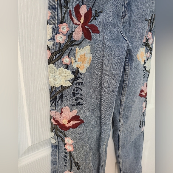 Floral embroidered Topshop Mom Jeans - Picture 2 of 5